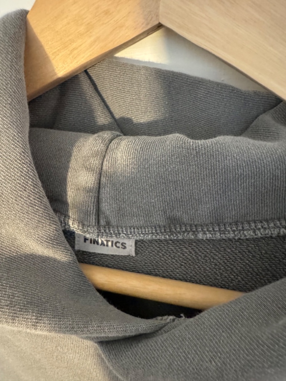 Finatics Sweatshirt - Picture 3 of 4